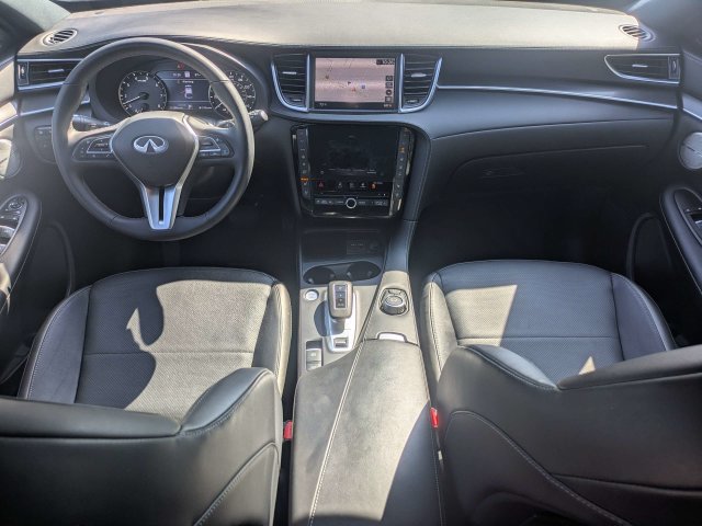 Used 2025 INFINITI QX55 Essential AWD/4WD image 16