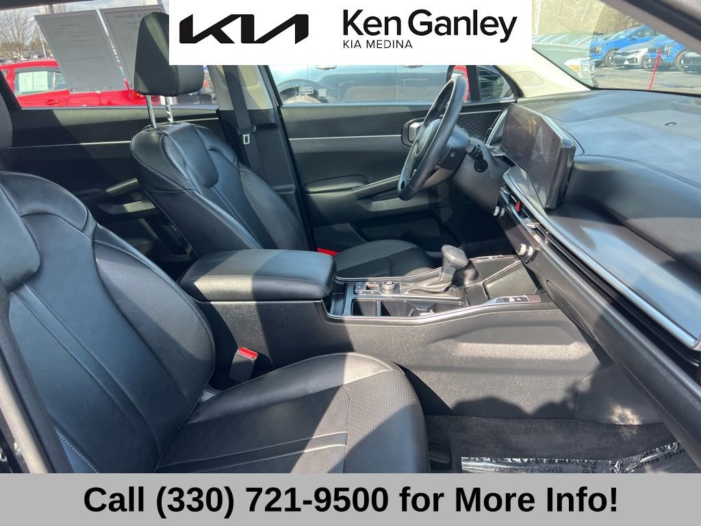 Certified 2025 Kia Sorento S w/ Panoramic Sunroof Package image 61