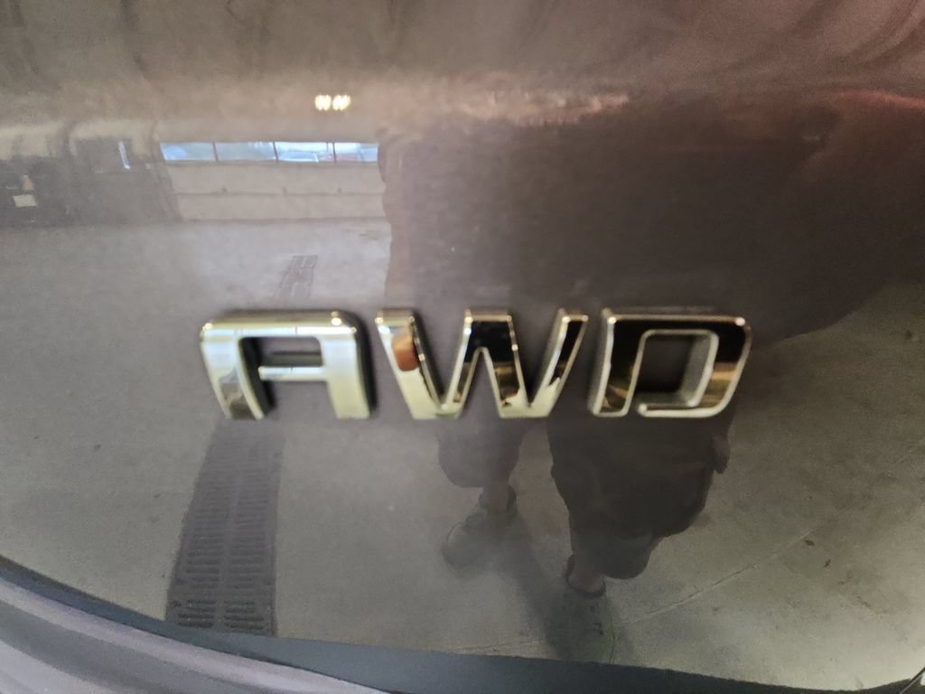 Used 2024 Chevrolet Blazer EV LT AWD/4WD image 38