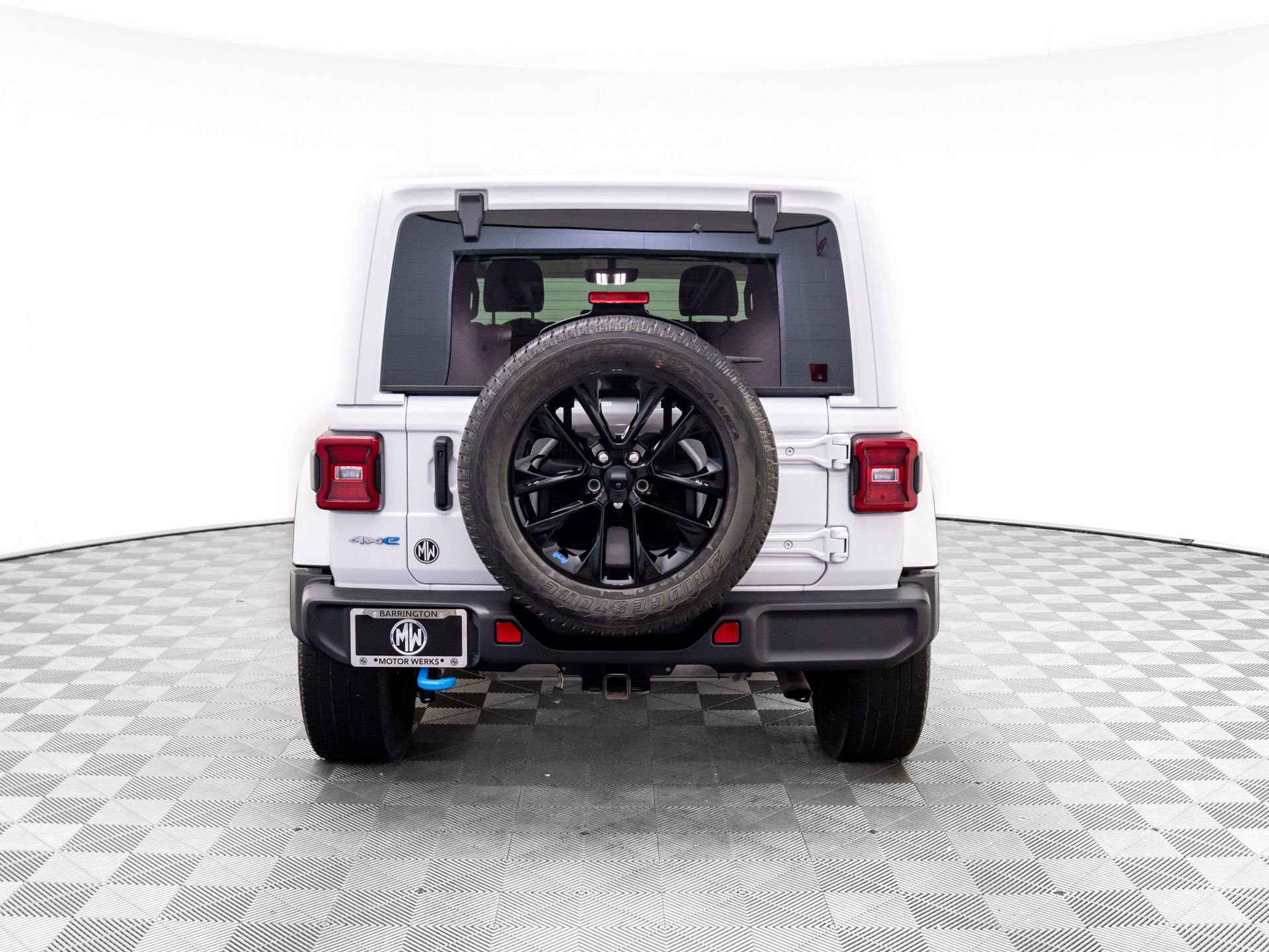 Used 2023 Jeep Wrangler Unlimited Sahara w/ Cold Weather Group image 5