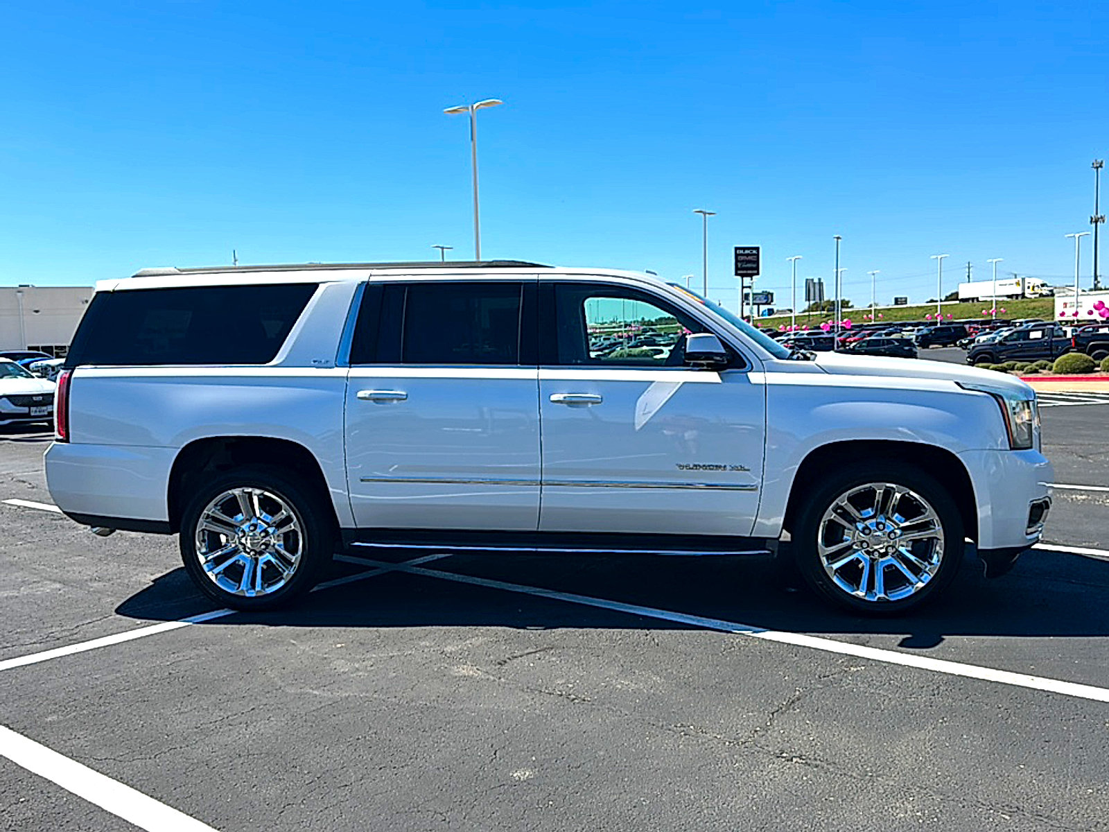 Used 2018 GMC Yukon XL SLT w/ Premium Edition RWD image 9