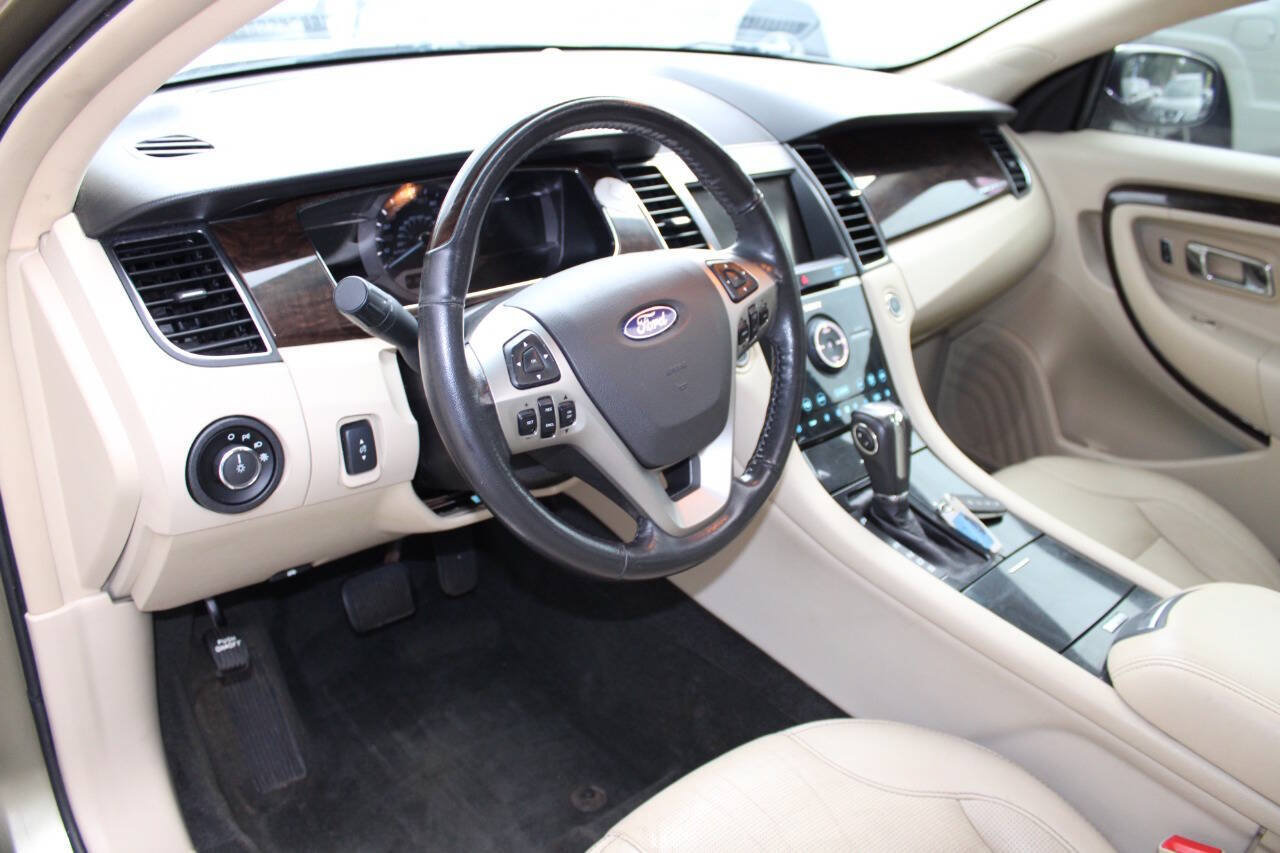 Used 2013 Ford Taurus Limited FWD image 13