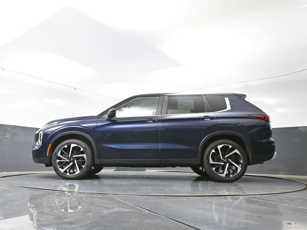 Used 2024 Mitsubishi Outlander AWD image 55