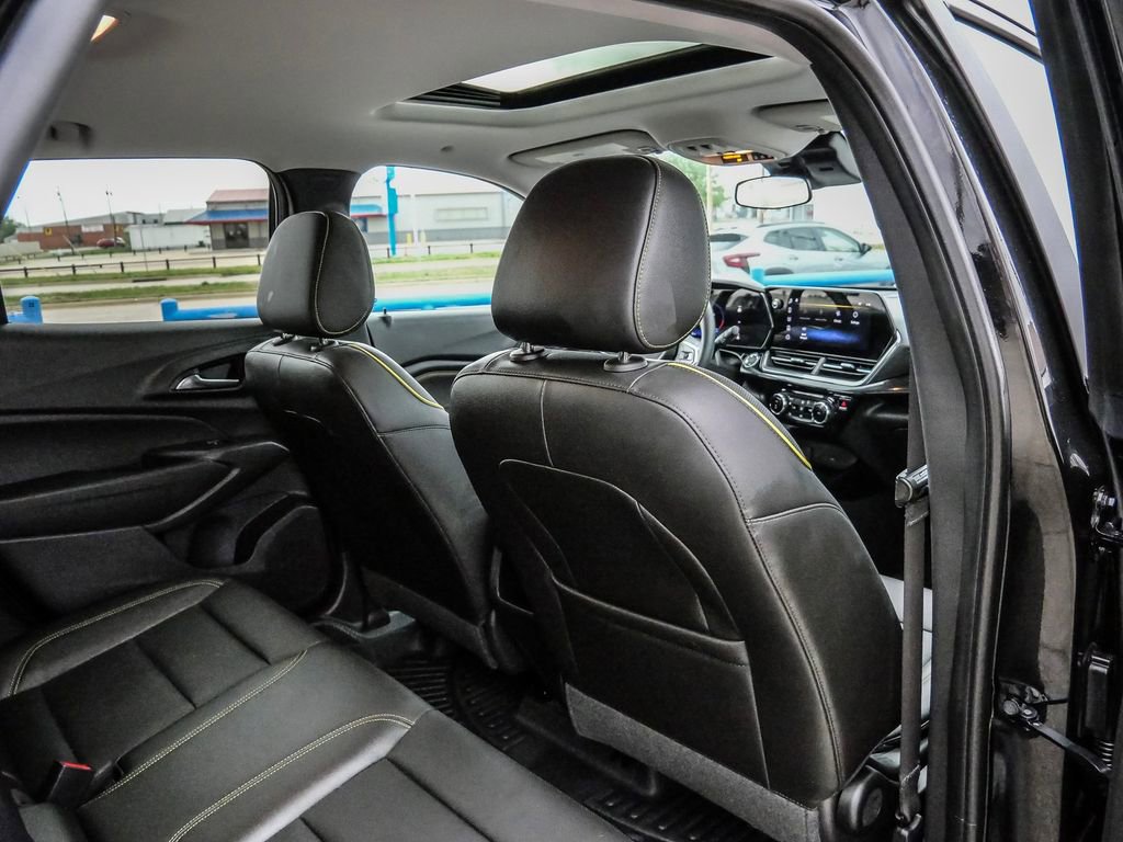 Used 2025 Chevrolet Trax ACTIV w/ Sunroof Package image 22