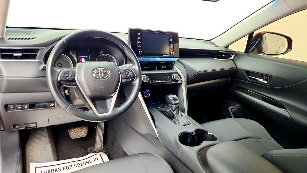 Used 2021 Toyota Venza LE image 12