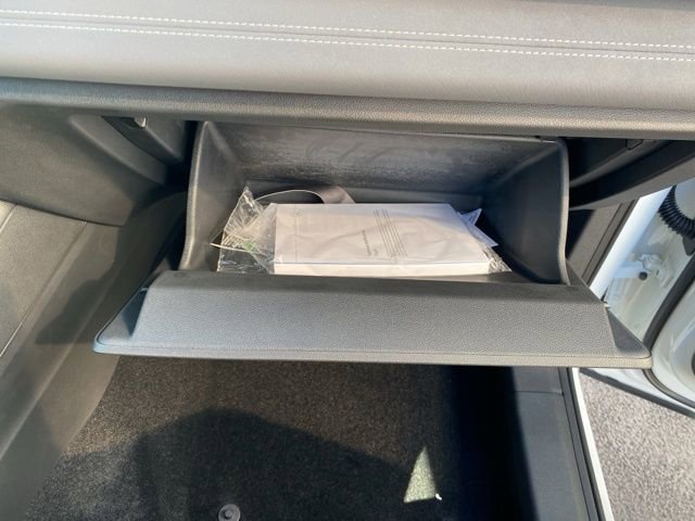 New 2025 Volkswagen Tiguan SE image 49