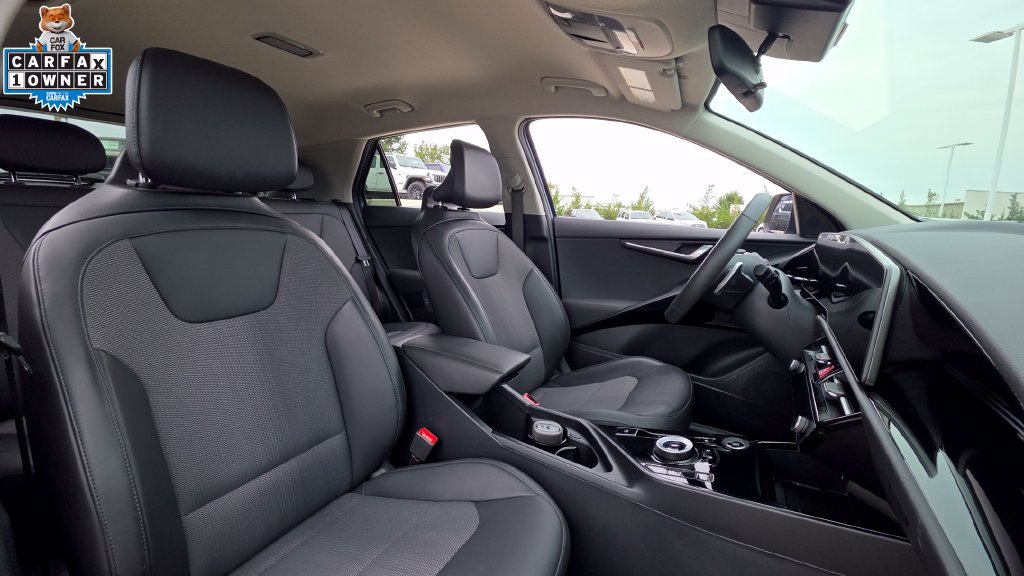 Used 2025 Kia Niro EX w/ EX Cold Weather Package FWD image 11