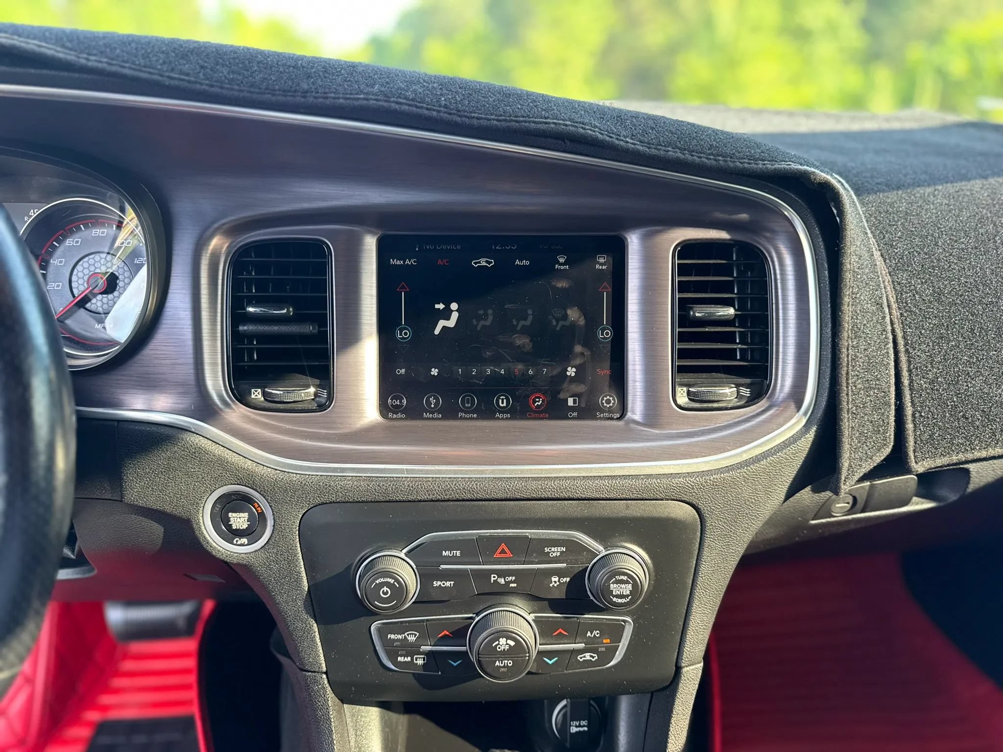 Used 2019 Dodge Charger R/T RWD image 17