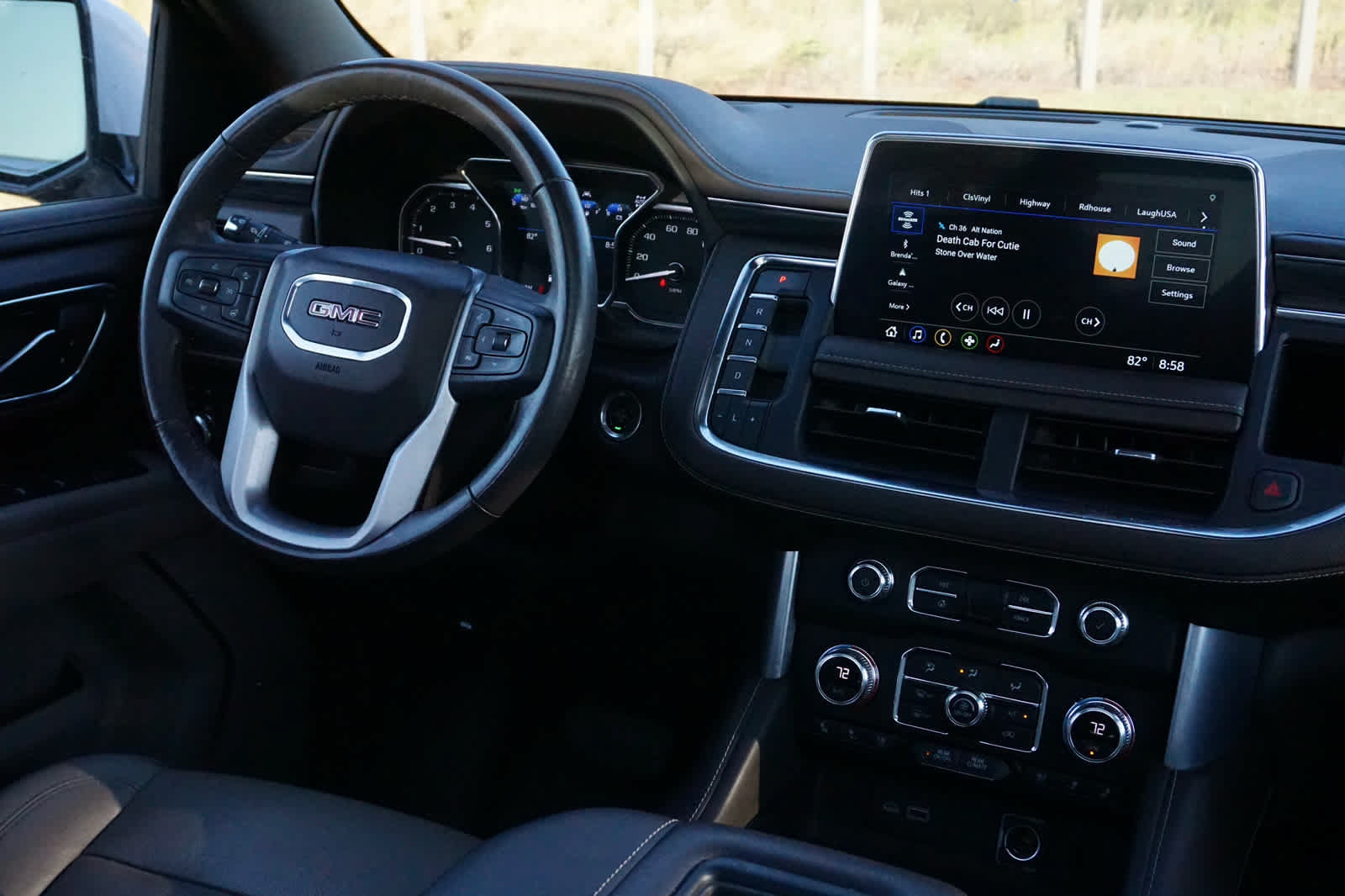 Used 2021 GMC Yukon SLT w/ SLT Premium Package AWD/4WD image 6