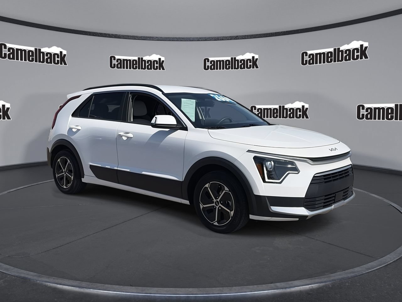 Certified 2024 Kia Niro EX FWD image 1