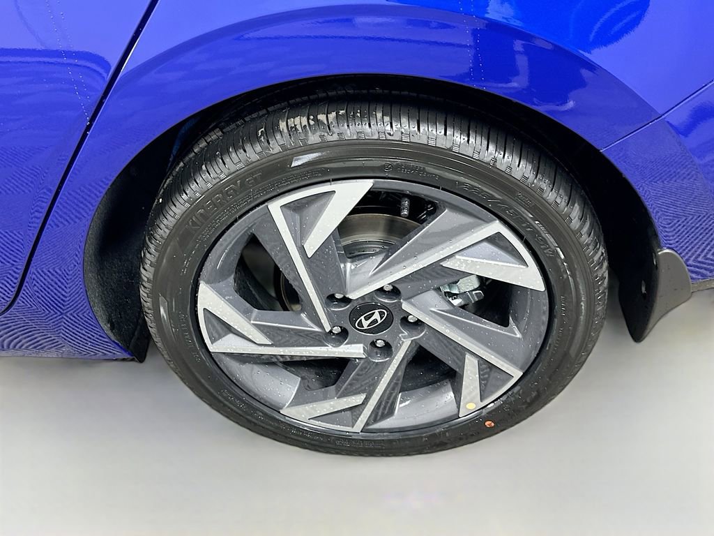 New 2026 Hyundai Elantra Limited image 22