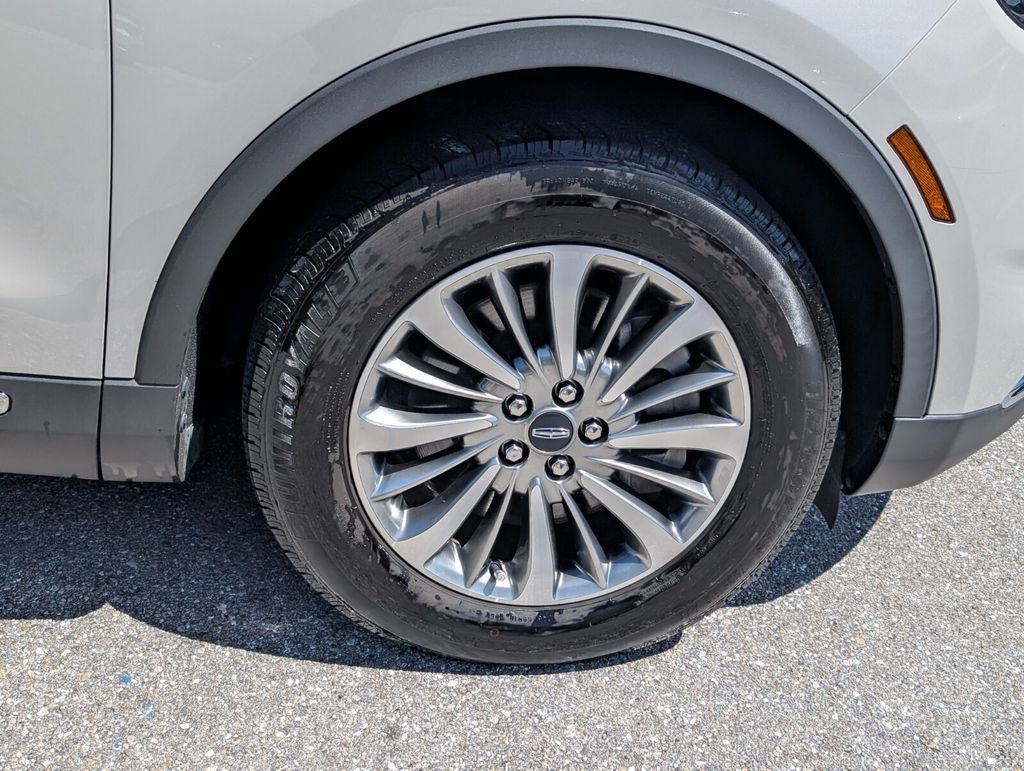 Used 2022 Lincoln Nautilus Reserve image 9