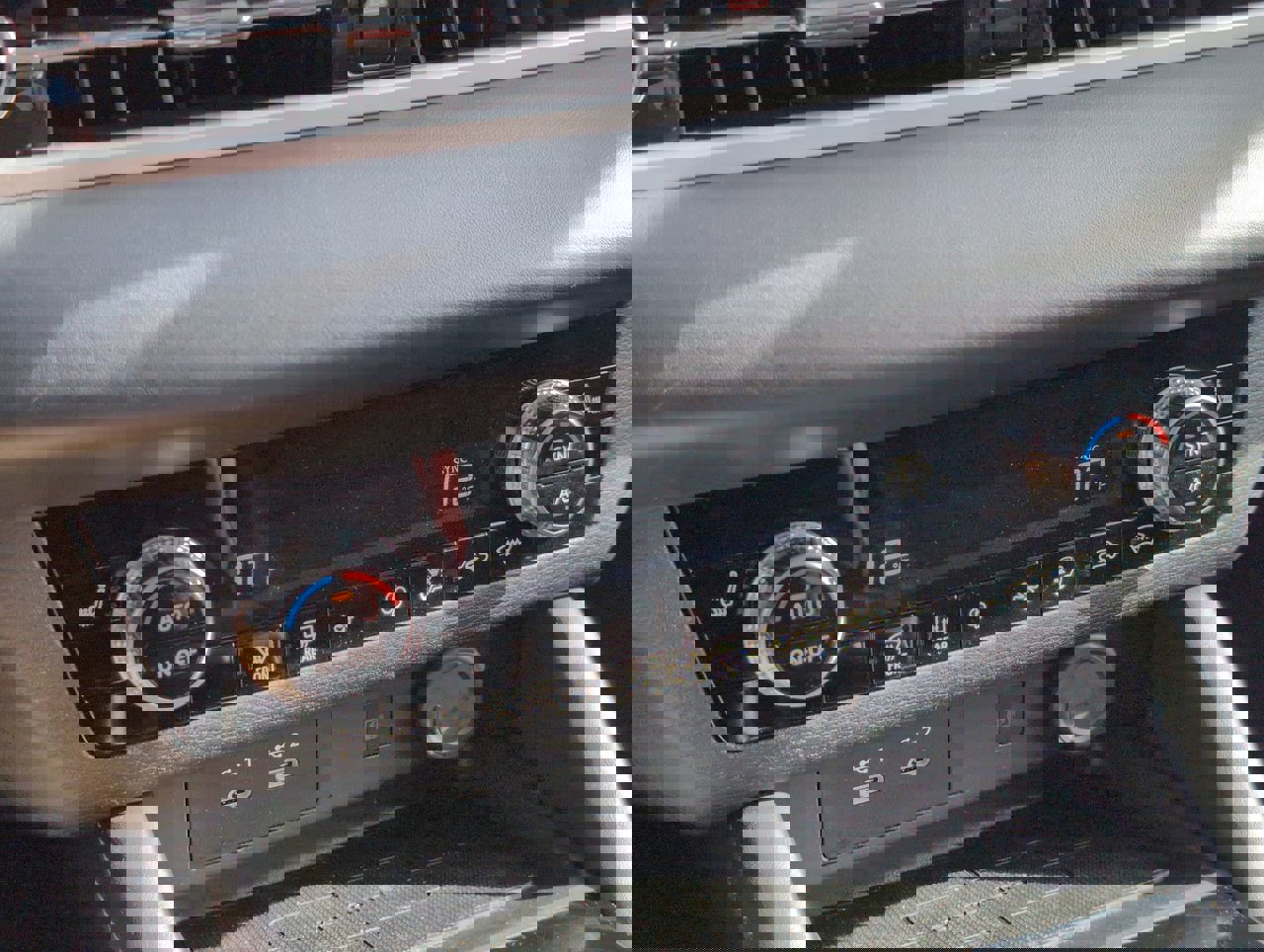 Used 2025 Mitsubishi Outlander Trail Edition image 22