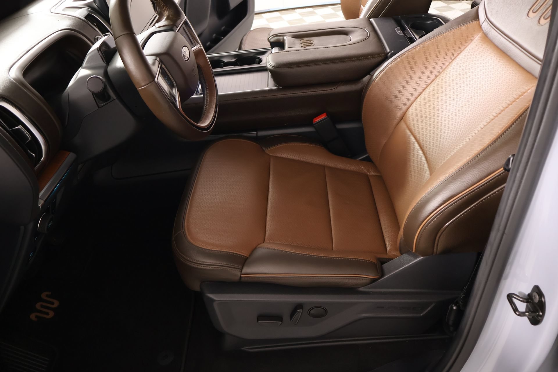 Used 2025 Ford Expedition Max King Ranch AWD/4WD image 12