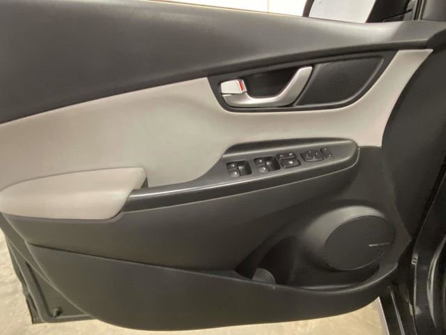 Used 2022 Hyundai Kona Limited image 13