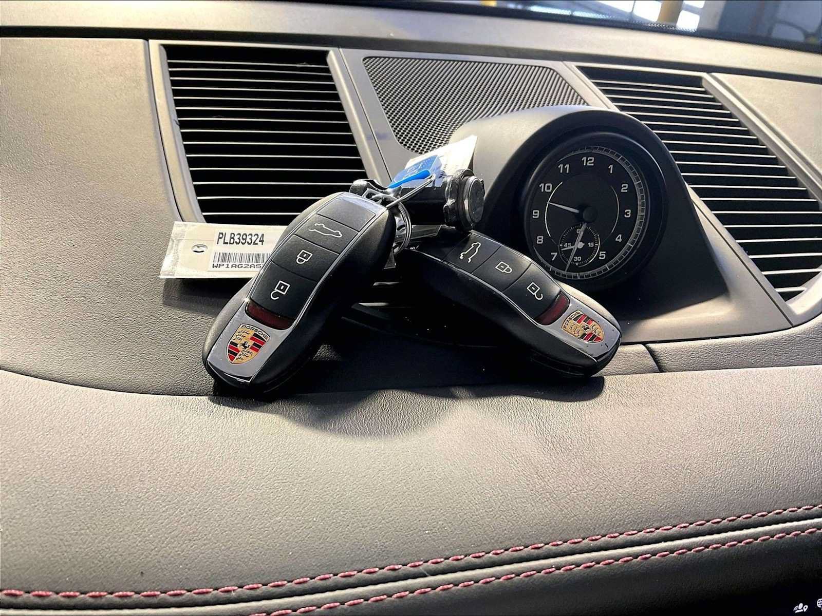 Certified 2023 Porsche Macan S AWD/4WD image 21