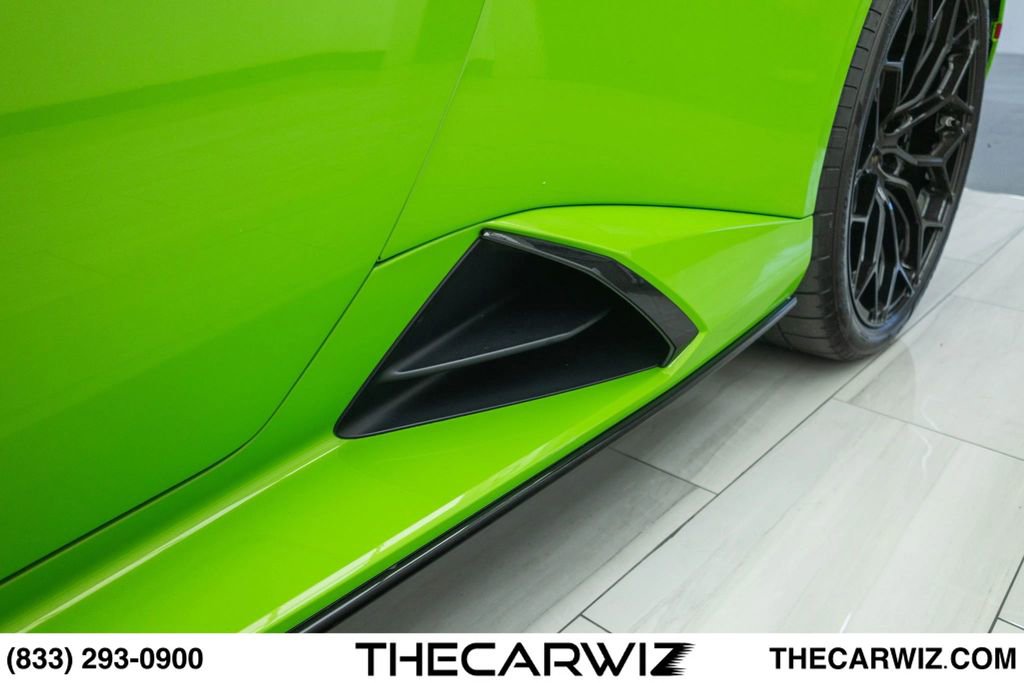 Used 2021 Lamborghini Huracan EVO RWD image 16