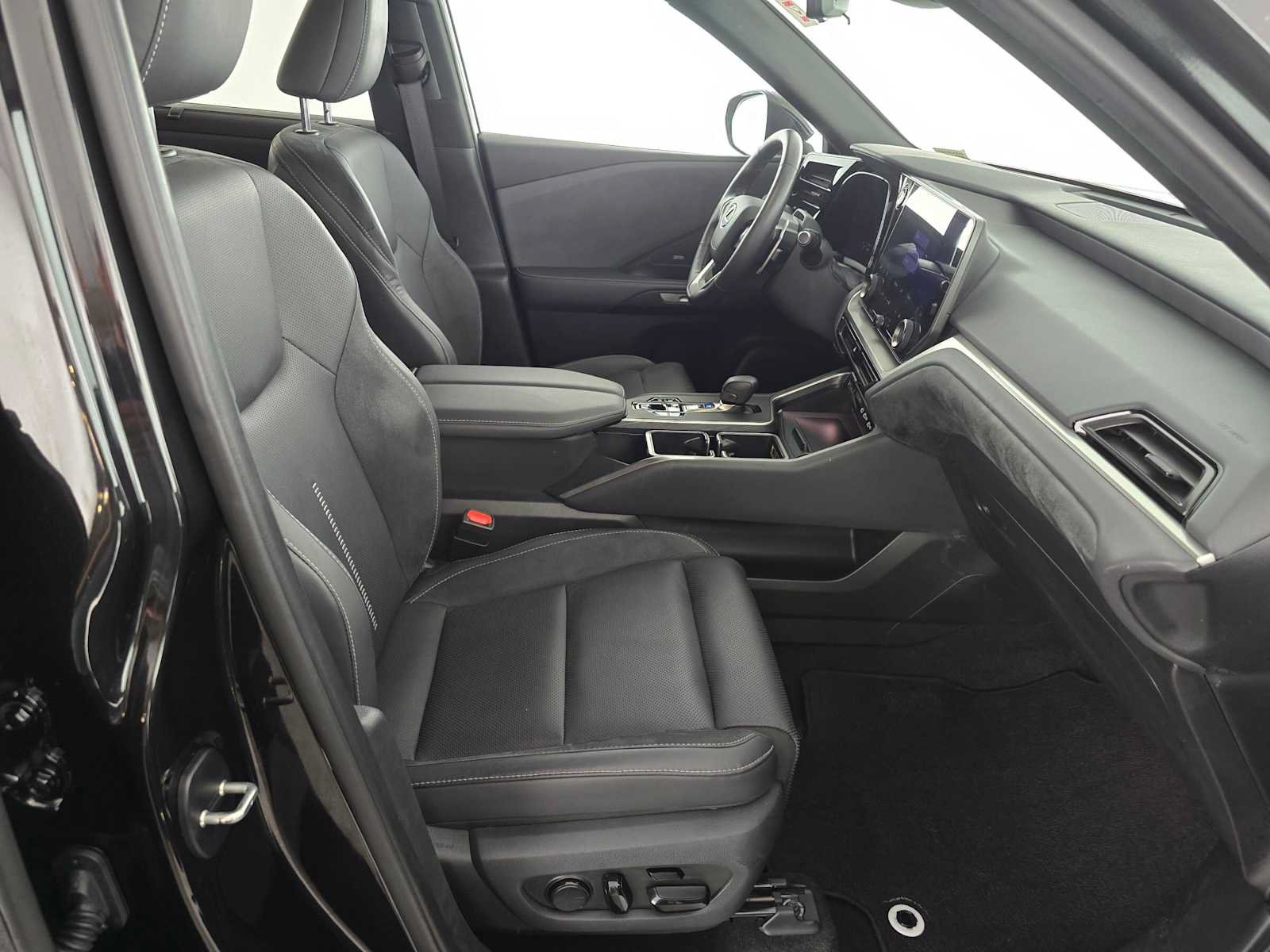 Certified 2025 Lexus TX 550h AWD Plug-In Hybrid w/ Technology Package image 11