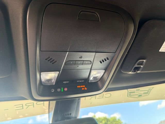 Used 2025 Cadillac XT5 Luxury FWD image 16
