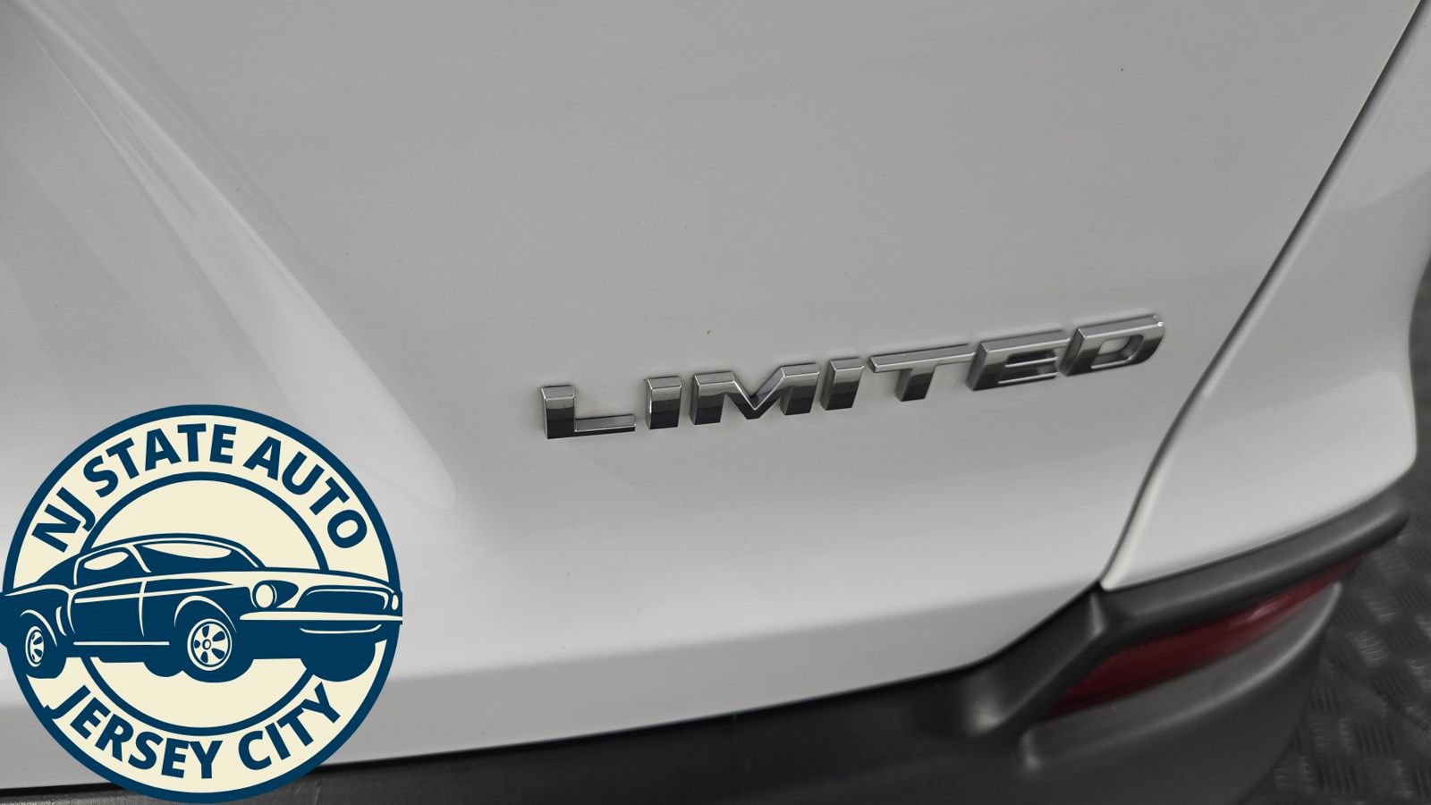 Used 2022 Jeep Cherokee Limited AWD/4WD image 33