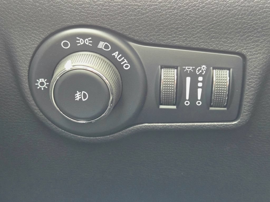 New 2026 Jeep Compass Latitude AWD/4WD image 28