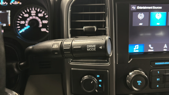 Used 2019 Ford F150 XLT w/ Equipment Group 302A Luxury AWD/4WD image 19