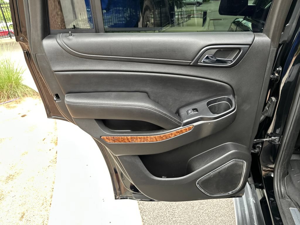 Used 2015 Chevrolet Tahoe LTZ RWD image 32