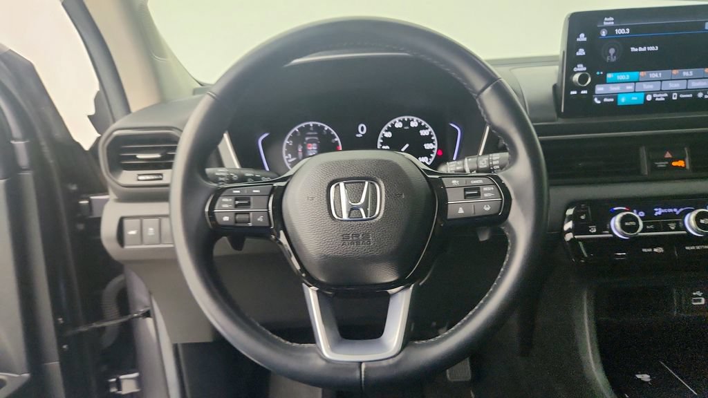 Used 2025 Honda Pilot EX-L image 18