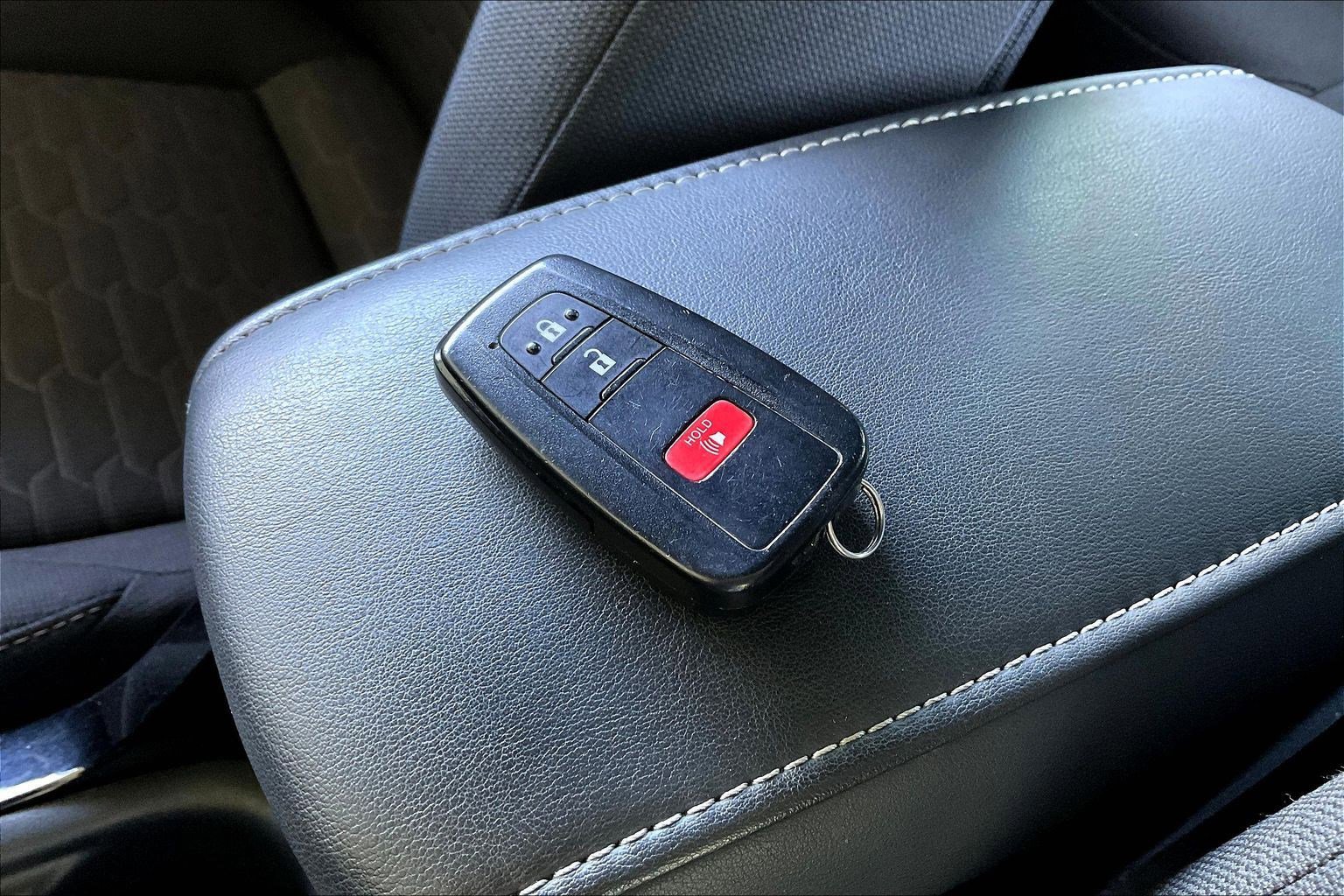 Used 2020 Toyota Corolla SE FWD image 32