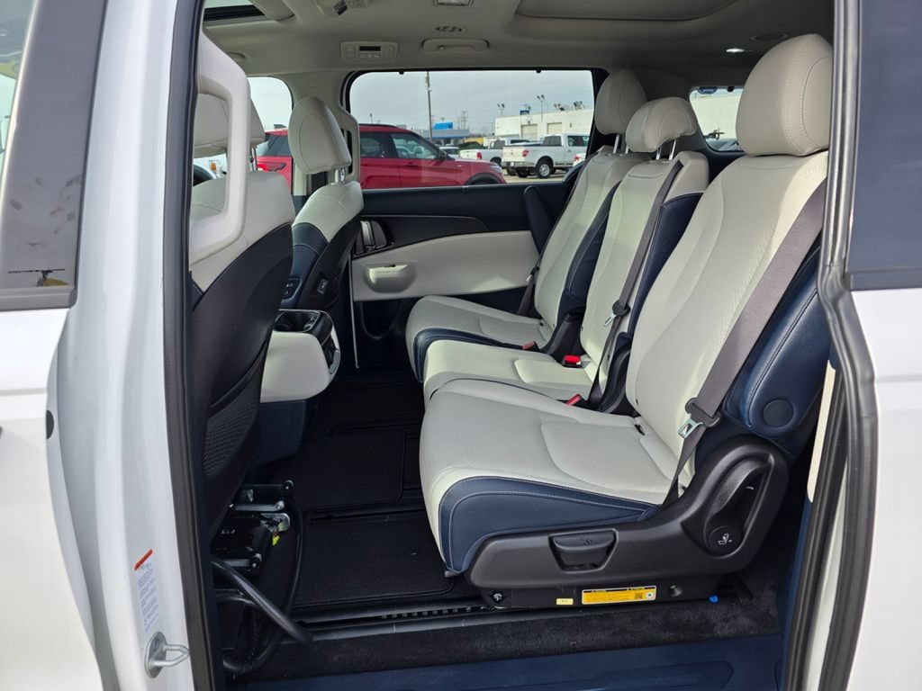 Used 2025 Kia Carnival SX Prestige FWD image 27