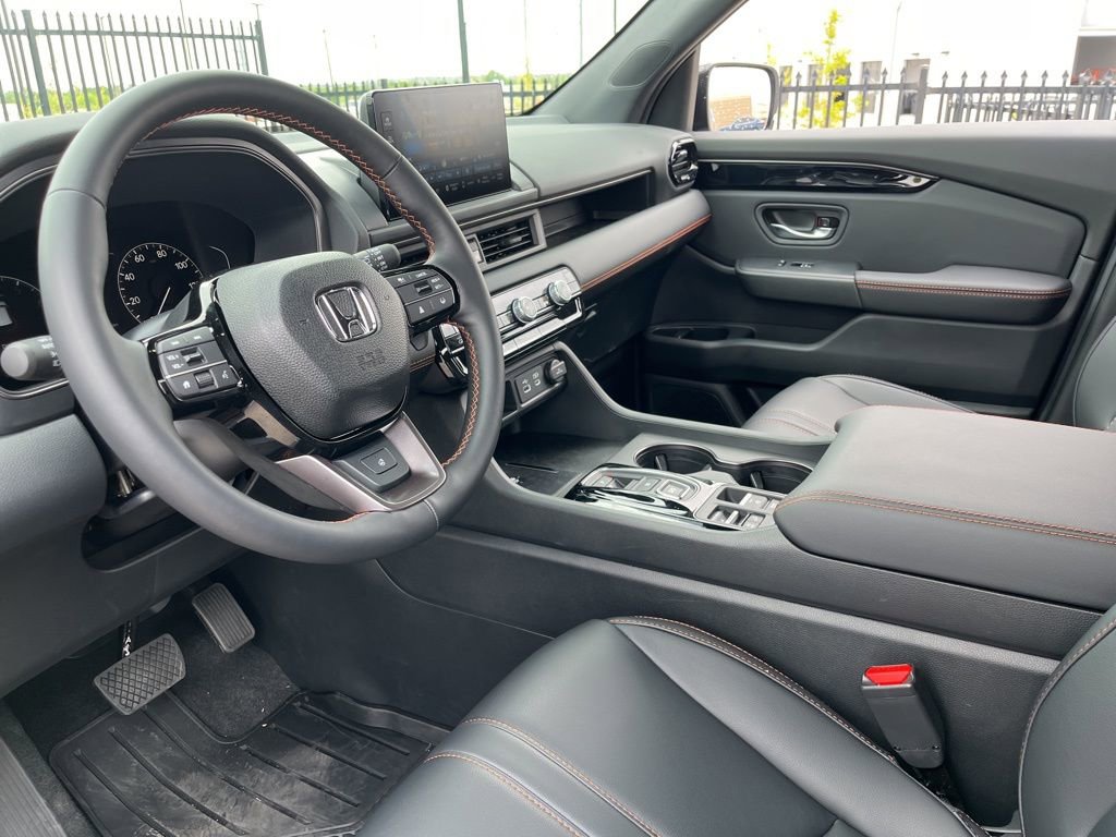 Certified 2025 Honda Pilot TrailSport image 21