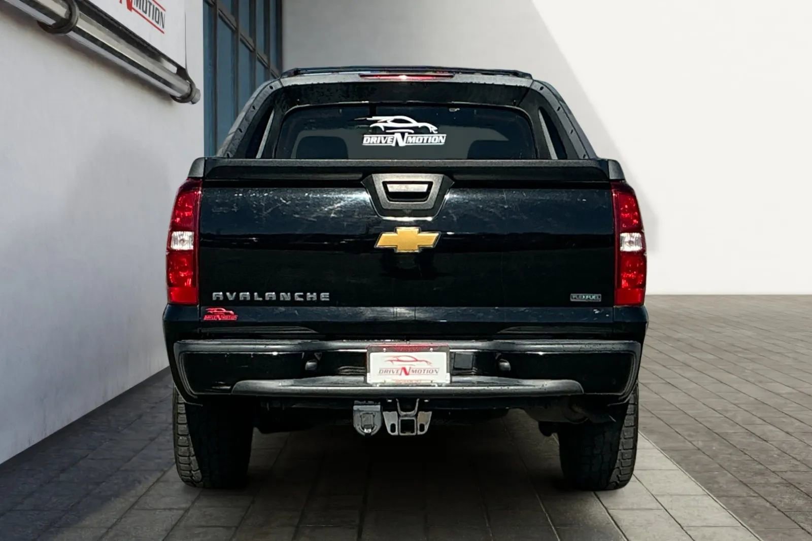 Used 2012 Chevrolet Avalanche LS image 5