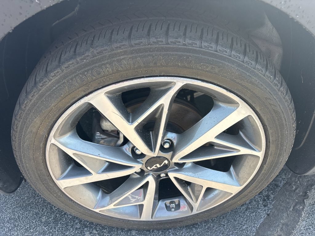 Used 2022 Kia Niro Touring Special Edition FWD image 12