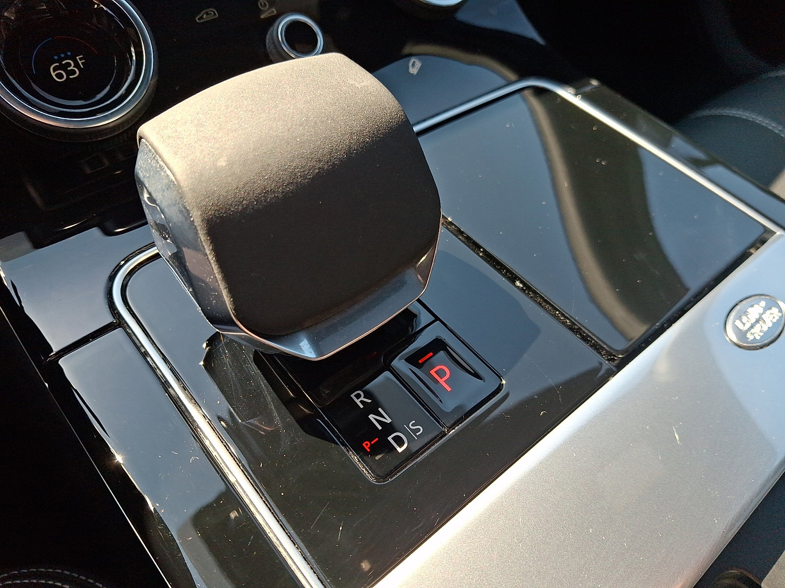 Used 2021 Land Rover Range Rover Velar R-Dynamic S image 15