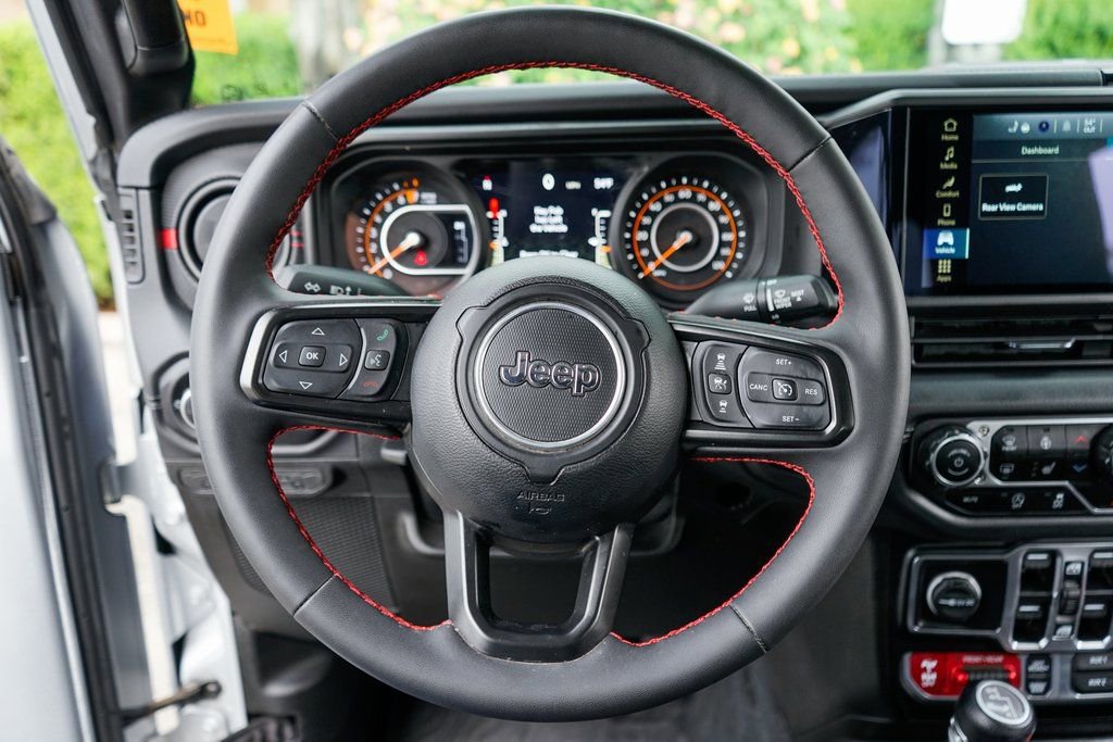 Used 2024 Jeep Gladiator Rubicon w/ Convenience Group AWD/4WD image 21