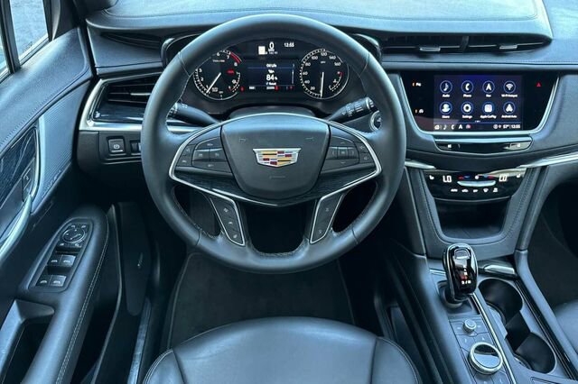 Used 2025 Cadillac XT5 Premium Luxury image 14