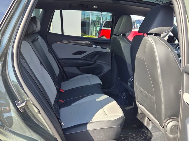 New 2026 Volkswagen Tiguan SE R-Line FWD image 16