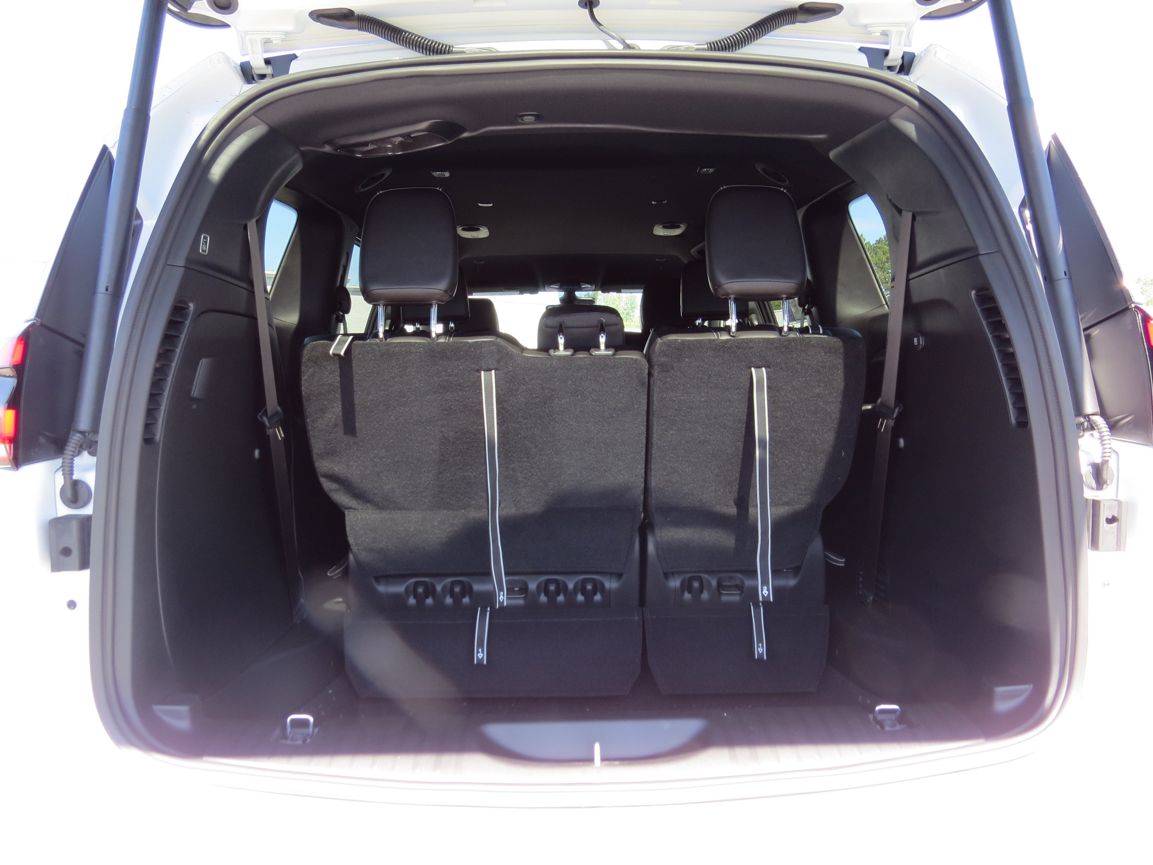 New 2027 Chrysler Pacifica Select FWD image 11