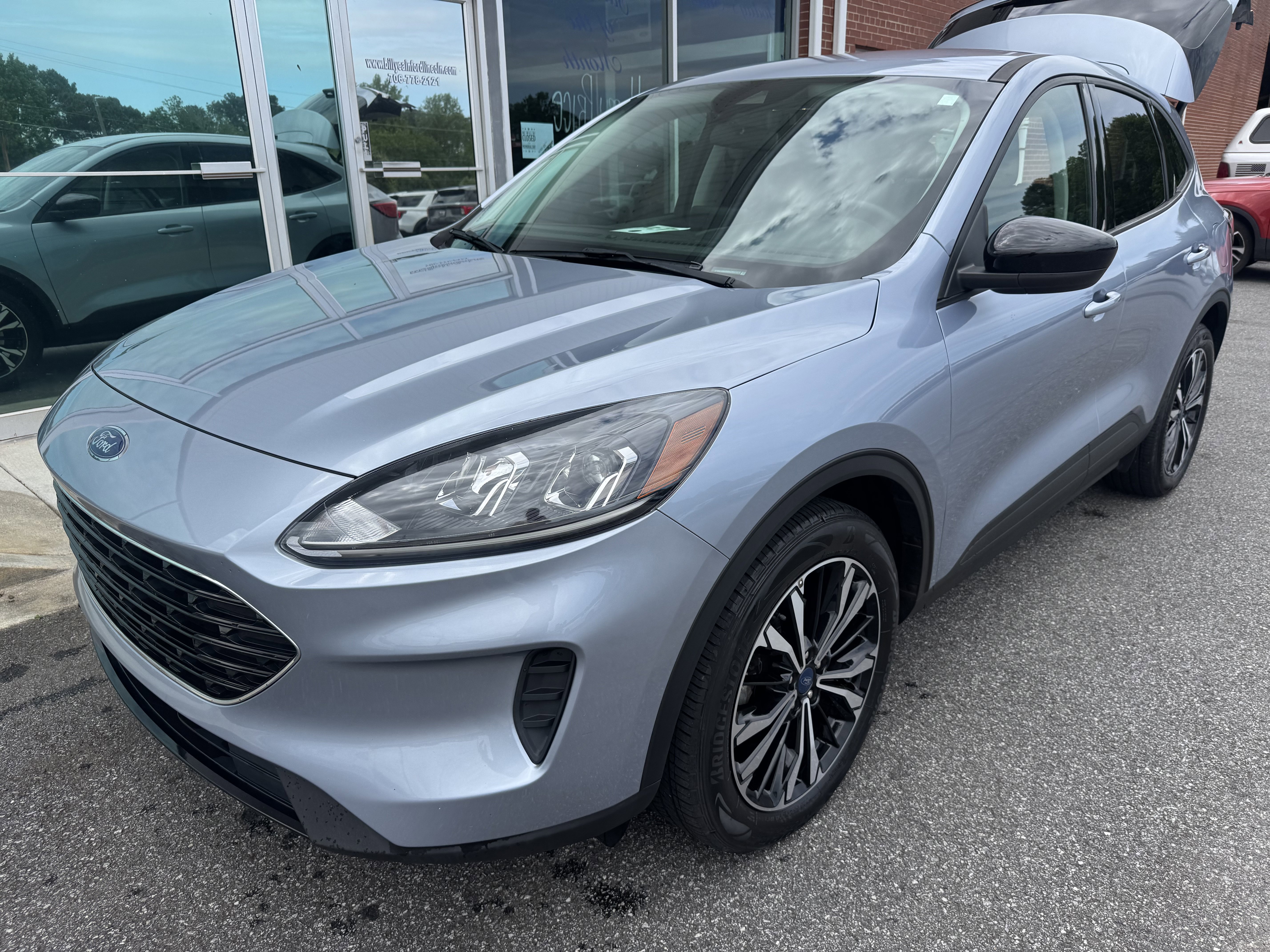 Used 2022 Ford Escape SE w/ SE Sport Appearance Package FWD image 5