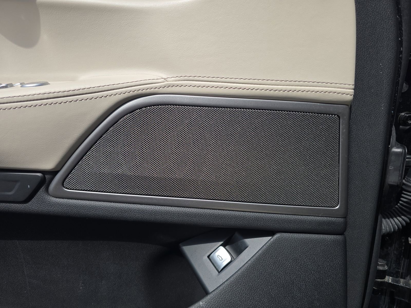 Used 2018 BMW 740i RWD image 15