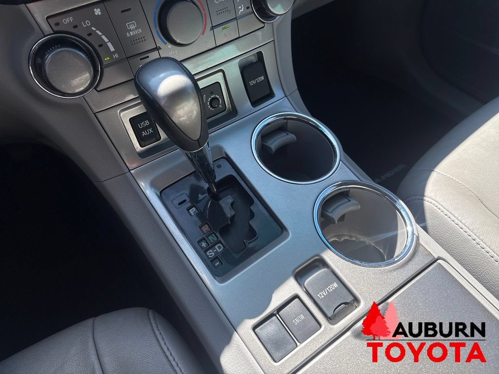 Used 2013 Toyota Highlander SE FWD image 14