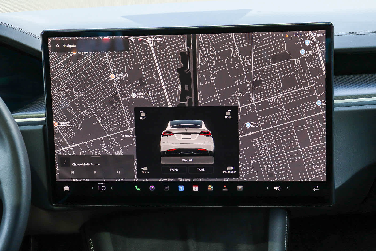 Used 2023 Tesla Model X Plaid image 15
