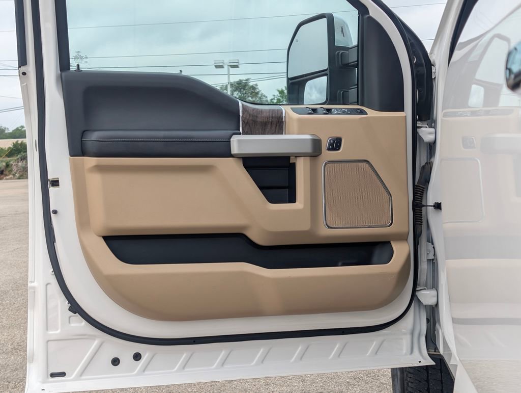 Used 2018 Ford F250 Lariat w/ Lariat Ultimate Package image 22