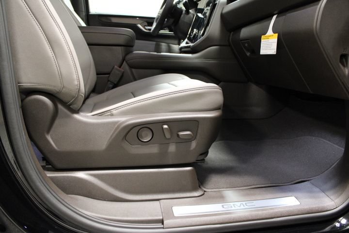 New 2026 GMC Yukon Elevation w/ Elevation Premium Package AWD/4WD image 29