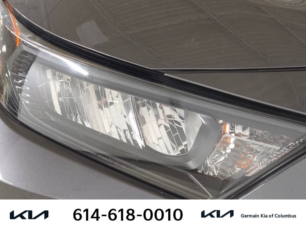 Used 2021 Toyota RAV4 LE AWD/4WD image 15