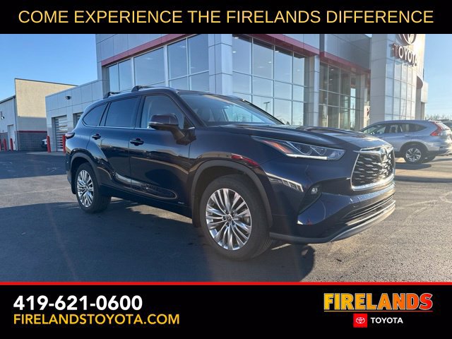 Used 2025 Toyota Highlander Platinum AWD/4WD image 1