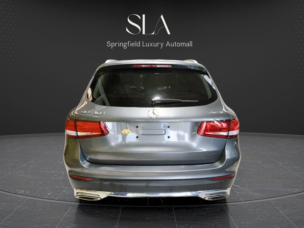 Used 2019 Mercedes-Benz GLC 300 4MATIC w/ Premium Package image 5