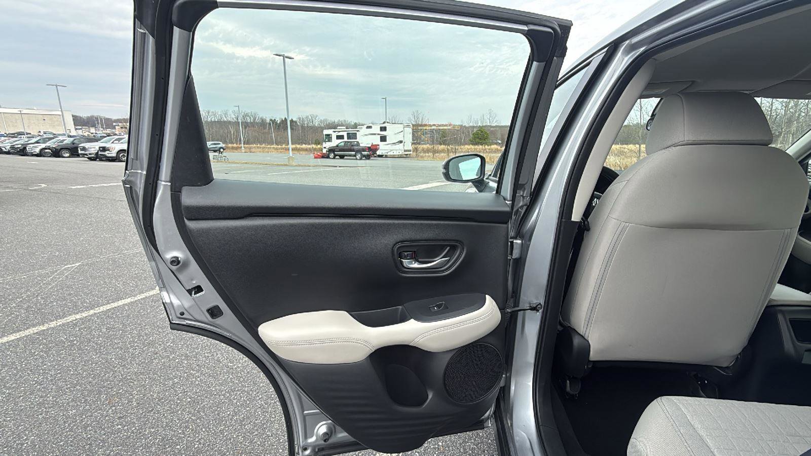 Used 2023 Honda HR-V LX image 23