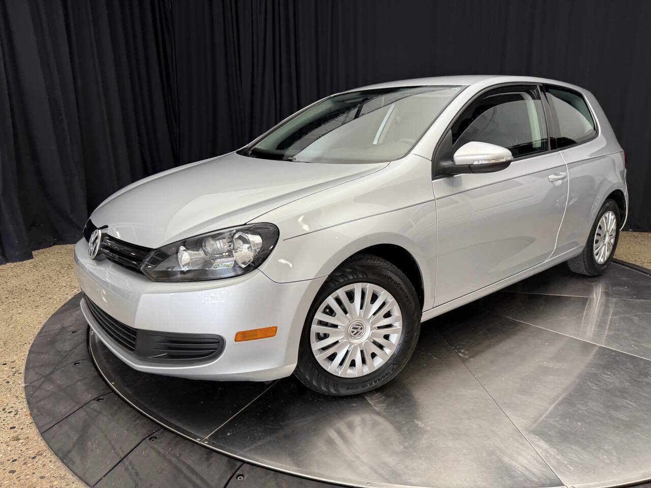 Used 2012 Volkswagen Golf 2-Door image 2