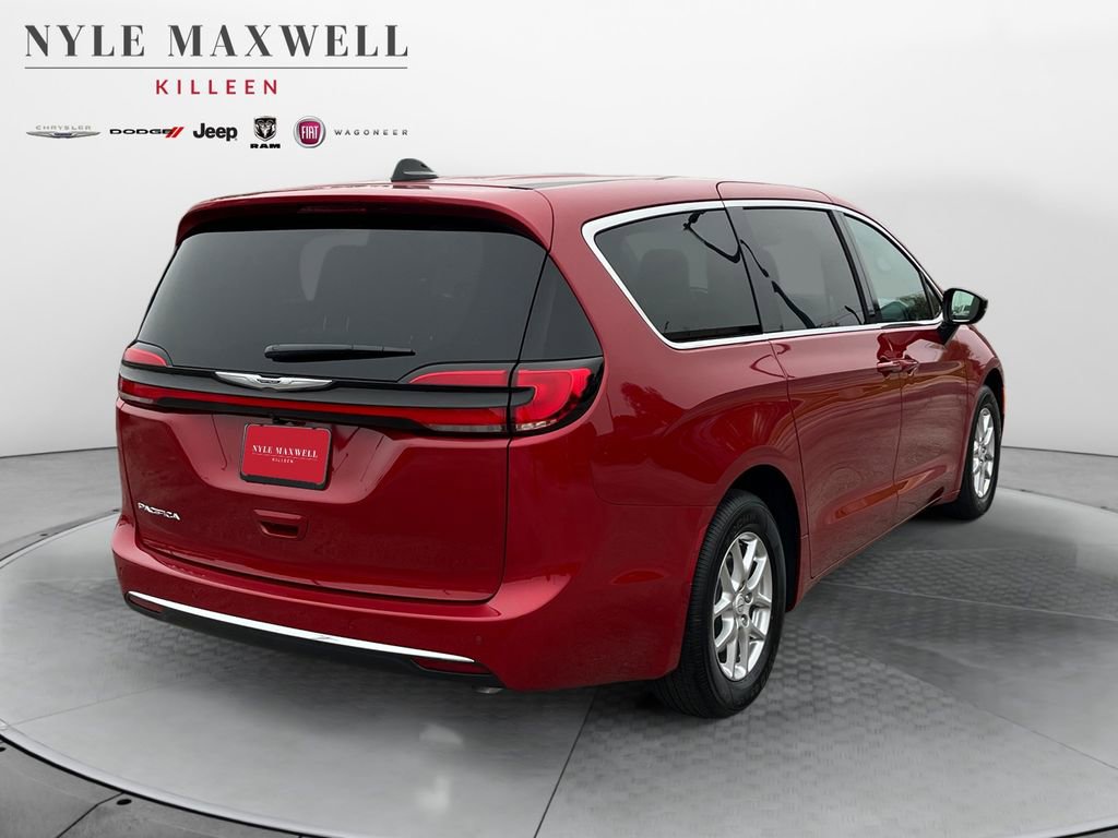 New 2026 Chrysler Pacifica Select image 16